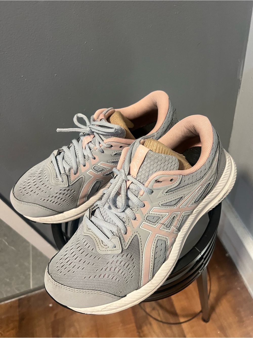 ASICS Women's Gray & Pink Running Shoes - Cushioned Support size 9